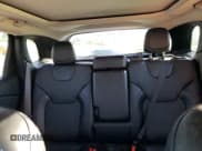 ✅ 2023 Jeep Cherokee Trailhawk • VIN: 1C4PJMBN8PD111961 • Lot: 61957794. Wystawiony na Copart z przebiegiem 13 079 mil. Bezpłatny archiwum sprzedaży aukcyjnych z USA i szczegółowy raport historii pojazdu na DreamBid. Zdjęcie 10.