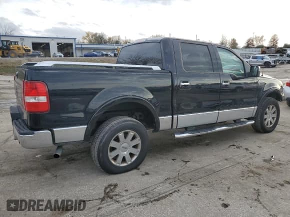 ✅ 2006 Lincoln Mark LT • VIN: 5LTPW18576FJ05608 • Lot: 81485674. Wystawiony na Copart z przebiegiem 186 420 mil. Bezpłatny archiwum sprzedaży aukcyjnych z USA i szczegółowy raport historii pojazdu na DreamBid. Zdjęcie 3.