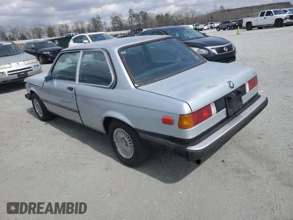 ✅ 1979 BMW 3 Series • VIN: 5452502 • Lot: 50544545. Wystawiony na Copart z przebiegiem 219 309 mil. Bezpłatny archiwum sprzedaży aukcyjnych z USA i szczegółowy raport historii pojazdu na DreamBid. Zdjęcie 2.