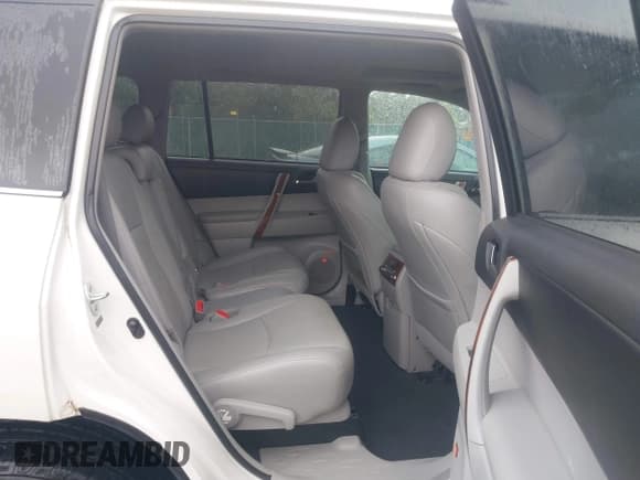 ✅ 2012 Toyota Highlander Limited • VIN: 5TDDK3EH8CS152444 • Lot: 42751762. Wystawiony na IAAI z przebiegiem 143 891 mil. Bezpłatny archiwum sprzedaży aukcyjnych z USA i szczegółowy raport historii pojazdu na DreamBid. Zdjęcie 8.