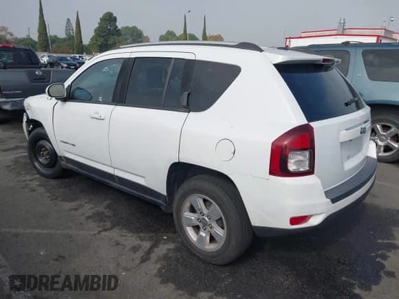 ✅ 2016 Jeep Compass Latitude • VIN: 1C4NJCEA9GD620208 • Lot: 43551966. Wystawiony na IAAI z przebiegiem 114 498 mil. Bezpłatny archiwum sprzedaży aukcyjnych z USA i szczegółowy raport historii pojazdu na DreamBid. Zdjęcie 3.