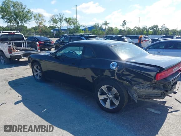 ✅ 2010 Dodge Challenger SE • VIN: 2B3CJ4DV9AH238502 • Lot: 39465663. Wystawiony na IAAI z przebiegiem 139 542 mil. Bezpłatny archiwum sprzedaży aukcyjnych z USA i szczegółowy raport historii pojazdu na DreamBid. Zdjęcie 3.