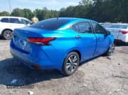 ✅ 2024 Nissan Versa S • VIN: 3N1CN8DV8RL903020 • Lot: 43222352. Wystawiony na IAAI z przebiegiem 8 900 mil. Bezpłatny archiwum sprzedaży aukcyjnych z USA i szczegółowy raport historii pojazdu na DreamBid. Zdjęcie 4.