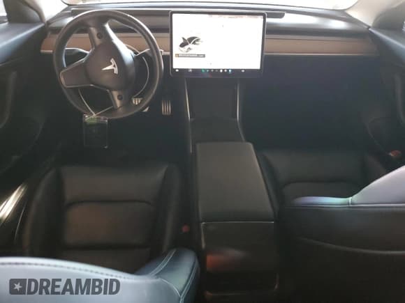 ✅ 2020 Tesla Model 3 Standard Range Plus • VIN: 5YJ3E1EA0LF598053 • Lot: 89934375. Wystawiony na Copart z przebiegiem 82 301 mil. Bezpłatny archiwum sprzedaży aukcyjnych z USA i szczegółowy raport historii pojazdu na DreamBid. Zdjęcie 8.