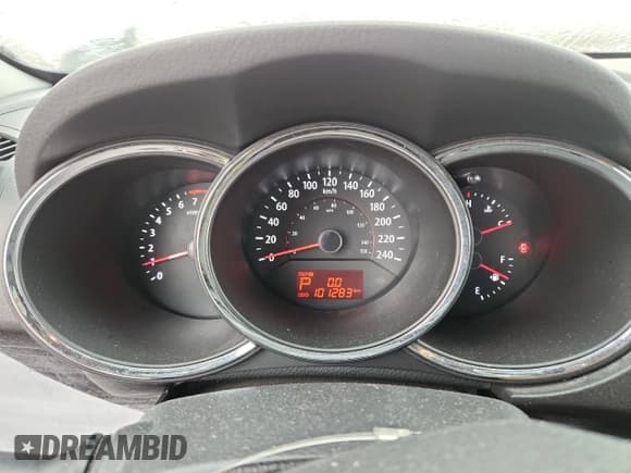 ✅ 2012 Kia Sorento LX • VIN: 5XYKTDA20CG220888 • Lot: 93022795. Wystawiony na Copart z przebiegiem 101 283 mil. Bezpłatny archiwum sprzedaży aukcyjnych z USA i szczegółowy raport historii pojazdu na DreamBid. Zdjęcie 9.