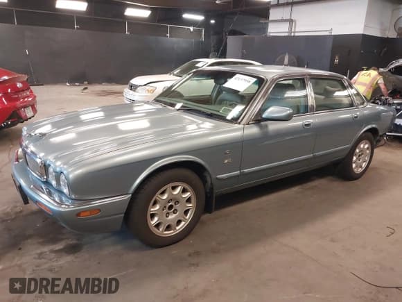 ✅ 2002 Jaguar XJ 8 • VIN: SAJDA14CX2LF48120 • Лот: 42137958. Опубликован ранее на IAAI с пробегом 164 754 миль. Бесплатный доступ к архиву аукционных продаж из США и подробный отчёт об истории автомобиля на DreamBid. Изображение 18.