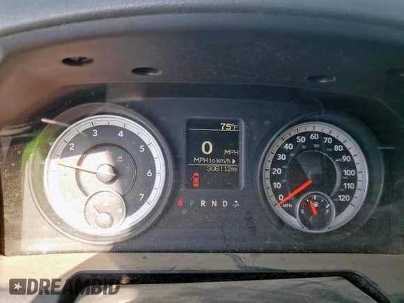 2013 Ram 1500 Express z VIN 1C6RR6KT5DS655893, wystawiony jako Copart lot #72066815 z przebiegiem 306 112 mil mil oraz Szkoda całkowita • Salvage title. Historia ofert i sprzedaży dostępna na DreamBid. Obrazek 9.