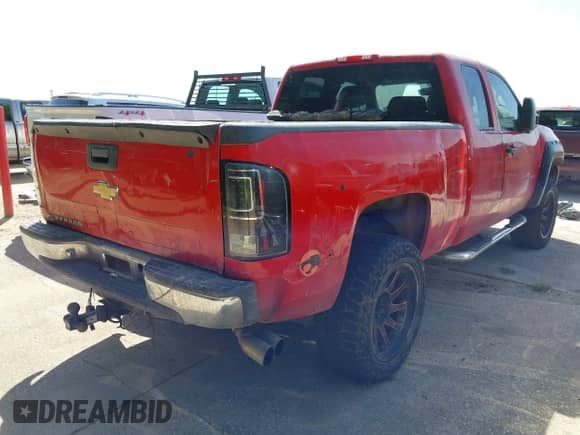 2010 Chevrolet Silverado 1500 Work Truck z VIN 1GCSCPEX2AZ120197, wystawiony jako IAAI lot #42876585 z przebiegiem 230 135 mil mil oraz . Historia ofert i sprzedaży dostępna na DreamBid. Obrazek 4.