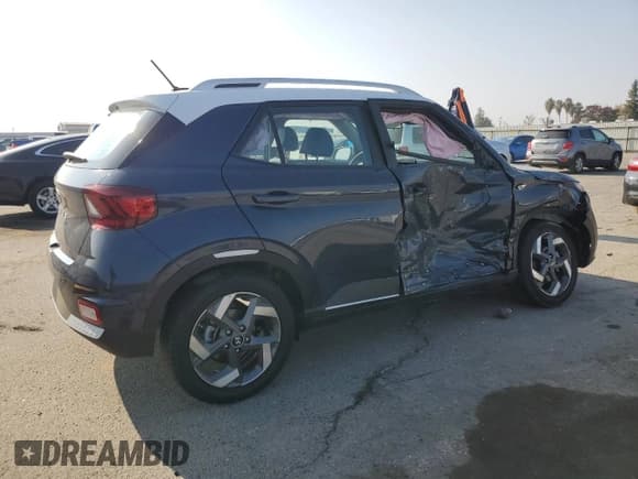 ✅ 2024 Hyundai Venue Limited • VIN: KMHRC8A37RU329401 • Lot: 80789614. Listed on Copart with 975 mi. Free auction sales archive from the USA and detailed vehicle history report at DreamBid. Image 3.