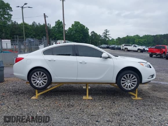 ✅ 2012 Buick Regal • VIN: 2G4GR5EK7C9116054 • Lot: 42364728. Listed on IAAI with 125,277 mi. Free auction sales archive from the USA and detailed vehicle history report at DreamBid. Image 13.