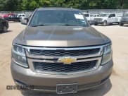 ✅ 2015 Chevrolet Suburban LT • VIN: 1GNSCJKC0FR513631 • Lot: 42879095. Wystawiony na IAAI z przebiegiem 239 851 mil. Bezpłatny archiwum sprzedaży aukcyjnych z USA i szczegółowy raport historii pojazdu na DreamBid. Zdjęcie 12.
