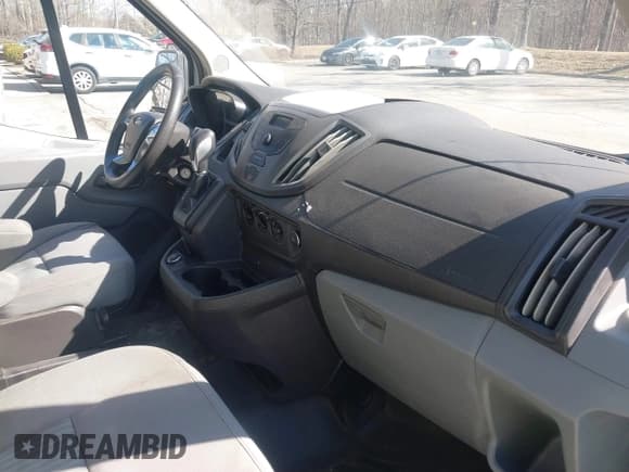 ✅ 2017 Ford Transit • VIN: 1FTYR2CM4HKB32326 • Лот: 41844050. Опубликован ранее на IAAI с пробегом 72 092 миль. Бесплатный доступ к архиву аукционных продаж из США и подробный отчёт об истории автомобиля на DreamBid. Изображение 5.