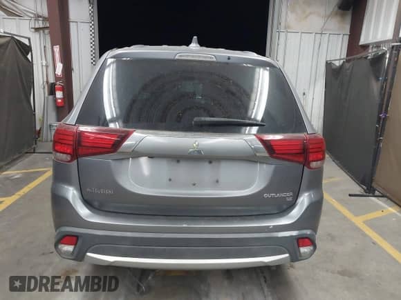 2018 Mitsubishi Outlander SE with VIN JA4AD3A33JJ003936, listed as a IAAI auction lot 43525448 with 252,718 mi miles and . Bid and sale history available at DreamBid. Image 16.