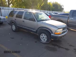 ✅ 1999 Chevrolet Blazer LS • VIN: 1GNDT13W1X2129093 • Lot: 43248021. Listed on IAAI with 187,525 mi. Free auction sales archive from the USA and detailed vehicle history report at DreamBid. Image 1.