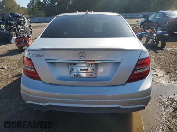 ✅ 2014 Mercedes-Benz C 250 Sport • VIN: WDDGF4HB4EA964375 • Lot: 90333005. Wystawiony na Copart z przebiegiem 199 647 mil. Bezpłatny archiwum sprzedaży aukcyjnych z USA i szczegółowy raport historii pojazdu na DreamBid. Zdjęcie 6.