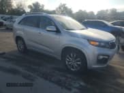✅ 2012 Kia Sorento SX • VIN: 5XYKWDA26CG285770 • Лот: 86550245. Опубликован ранее на Copart с пробегом 147 611 миль. Бесплатный доступ к архиву аукционных продаж из США и подробный отчёт об истории автомобиля на DreamBid. Изображение 4.
