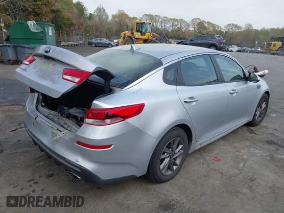 ✅ 2020 Kia Optima SE • VIN: 5XXGT4L39LG400984 • Lot: 41902479. Listed on IAAI with 110,982 mi. Free auction sales archive from the USA and detailed vehicle history report at DreamBid. Image 4.