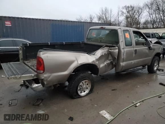 ✅ 2004 Ford F-250 XL • VIN: 3FTNX20L24MA09468 • Lot: 82153354. Wystawiony na Copart z przebiegiem 132 085 mil. Bezpłatny archiwum sprzedaży aukcyjnych z USA i szczegółowy raport historii pojazdu na DreamBid. Zdjęcie 3.