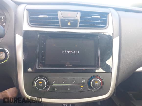 ✅ 2018 Nissan Altima SL • VIN: 1N4AL3AP5JC153908 • Lot: 43170635. Wystawiony na IAAI z przebiegiem 176 790 mil. Bezpłatny archiwum sprzedaży aukcyjnych z USA i szczegółowy raport historii pojazdu na DreamBid. Zdjęcie 18.