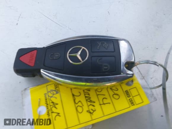 ✅ 2014 Mercedes-Benz C 250 Sport • VIN: WDDGF4HB4ER306668 • Lot: 43431819. Wystawiony na IAAI z przebiegiem 143 016 mil. Bezpłatny archiwum sprzedaży aukcyjnych z USA i szczegółowy raport historii pojazdu na DreamBid. Zdjęcie 11.