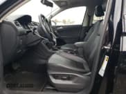 ✅ 2019 Volkswagen Tiguan SE • VIN: 3VV2B7AX0KM070428 • Лот: 93178545. Опубликован ранее на Copart с пробегом 101 252 миль. Бесплатный доступ к архиву аукционных продаж из США и подробный отчёт об истории автомобиля на DreamBid. Изображение 7.