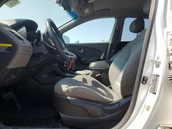 2014 Hyundai Tucson GLS z VIN KM8JT3AF8EU942177, wystawiony jako Copart lot #67884284 z przebiegiem 123 354 mil mil oraz Szkoda całkowita • Salvage title. Historia ofert i sprzedaży dostępna na DreamBid. Obrazek 7.