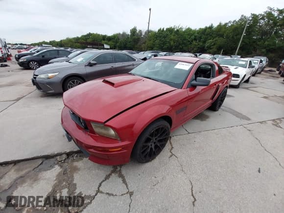 ✅ 2008 Ford Mustang GT Deluxe • VIN: 1ZVHT82HX85160085 • Lot: 42987911. Listed on IAAI with 170,479 mi. Free auction sales archive from the USA and detailed vehicle history report at DreamBid. Image 2.