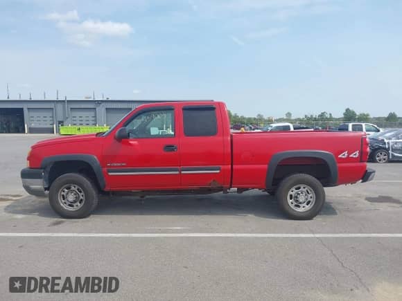 2005 Chevrolet Silverado 2500HD LS с VIN 1GCHK29U35E147891, выставлен на аукционе IAAI как лот 43159005 с пробегом 243 335 миль миль и . История ставок и продаж доступна на DreamBid. Изображение 14.