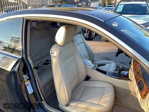 ✅ 2007 BMW 3 Series 328i • VIN: WBAWB335X7PV70714 • Lot: 94824665. Wystawiony na Copart z przebiegiem 104 990 mil. Bezpłatny archiwum sprzedaży aukcyjnych z USA i szczegółowy raport historii pojazdu na DreamBid. Zdjęcie 6.