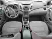 2014 Hyundai Elantra SE z VIN 5NPDH4AE9EH474096, wystawiony jako Copart lot #82344505 z przebiegiem 172 347 mil mil oraz Szkoda całkowita • Salvage title. Historia ofert i sprzedaży dostępna na DreamBid. Obrazek 8.