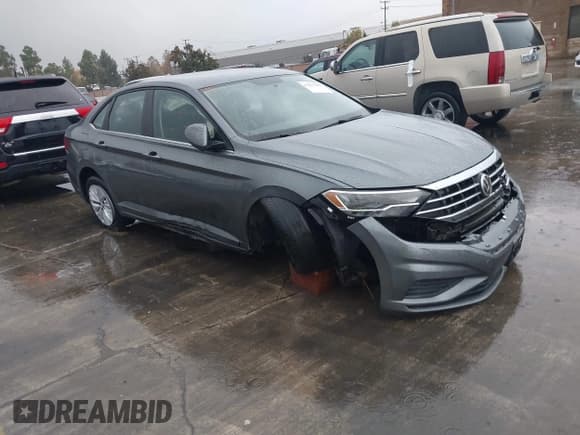 ✅ 2019 Volkswagen Jetta S • VIN: 3VWC57BU4KM070721 • Лот: 43677883. Опубликован ранее на IAAI с пробегом 52 818 миль. Бесплатный доступ к архиву аукционных продаж из США и подробный отчёт об истории автомобиля на DreamBid. Изображение 1.