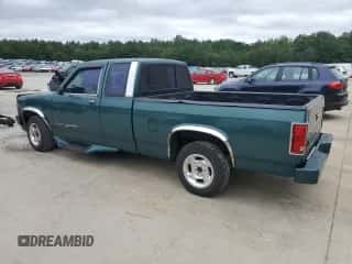 1993 Dodge Dakota z VIN 1B7FL23X3PS153914, wystawiony jako Copart lot #67756425 z przebiegiem 277 083 mil mil oraz Szkoda całkowita • Salvage title. Historia ofert i sprzedaży dostępna na DreamBid. Obrazek 2.