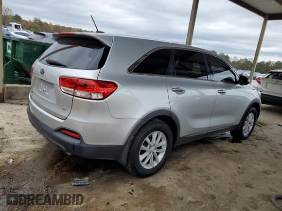 ✅ 2018 Kia Sorento LX • VIN: 5XYPG4A30JG353277 • Lot: 92099345. Listed on Copart with 123,087 mi. Free auction sales archive from the USA and detailed vehicle history report at DreamBid. Image 3.