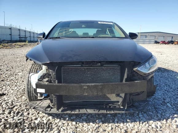 ✅ 2018 Hyundai Elantra SE • VIN: 5NPD74LF2JH339450 • Lot: 82457075. Wystawiony na Copart z przebiegiem 72 565 mil. Bezpłatny archiwum sprzedaży aukcyjnych z USA i szczegółowy raport historii pojazdu na DreamBid. Zdjęcie 5.