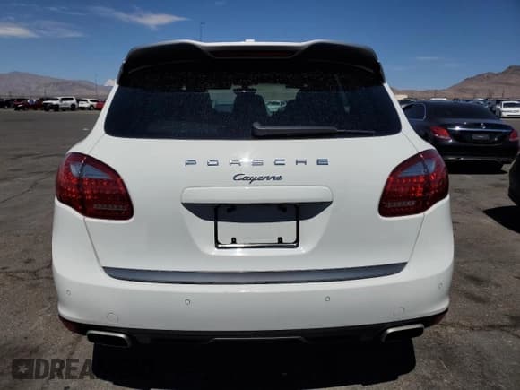 ✅ 2014 Porsche Cayenne • VIN: WP1AA2A25ELA07351 • Lot: 71461055. Wystawiony na Copart z przebiegiem 77 810 mil. Bezpłatny archiwum sprzedaży aukcyjnych z USA i szczegółowy raport historii pojazdu na DreamBid. Zdjęcie 6.