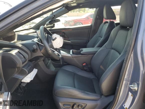 ✅ 2024 Subaru Solterra Touring • VIN: JTMABABA1RA046759 • Lot: 70918685. Wystawiony na Copart z przebiegiem 10 606 mil. Bezpłatny archiwum sprzedaży aukcyjnych z USA i szczegółowy raport historii pojazdu na DreamBid. Zdjęcie 7.