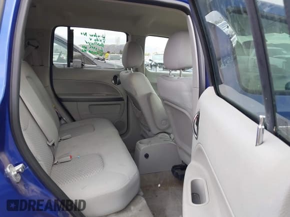 ✅ 2006 Chevrolet HHR LT • VIN: 3GNDA23D26S577582 • Lot: 41727111. Listed on IAAI with 81,931 mi. Free auction sales archive from the USA and detailed vehicle history report at DreamBid. Image 8.