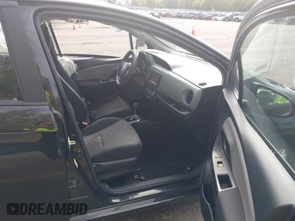 ✅ 2015 Toyota Yaris L • VIN: VNKKTUD3XFA026899 • Lot: 43439341. Listed on IAAI with 201,064 mi. Free auction sales archive from the USA and detailed vehicle history report at DreamBid. Image 5.