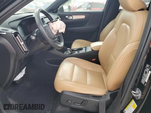 ✅ 2019 Volvo XC40 Momentum • VIN: YV4162UK2K2155020 • Лот: 91381845. Опубликован ранее на Copart с пробегом 55 824 миль. Бесплатный доступ к архиву аукционных продаж из США и подробный отчёт об истории автомобиля на DreamBid. Изображение 7.