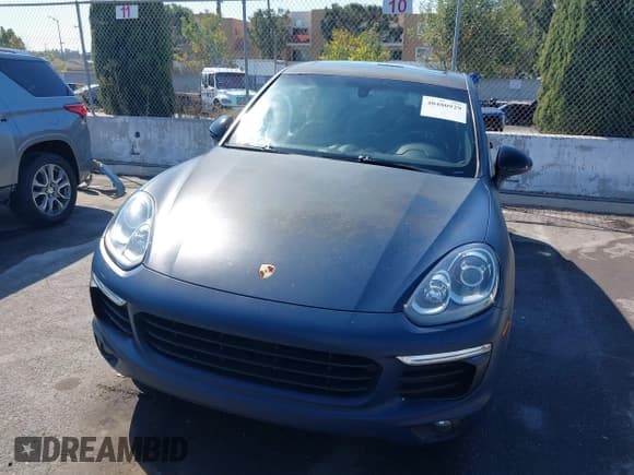 ✅ 2018 Porsche Cayenne • VIN: WP1AA2A2XJKA04400 • Lot: 40480929. Listed on IAAI with 66,129 mi. Free auction sales archive from the USA and detailed vehicle history report at DreamBid. Image 12.