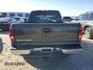 ✅ 2005 Chevrolet Silverado 1500 LS • VIN: 2GCEC13T351182488 • Лот: 74930534. Опубликован ранее на Copart с пробегом 180 304 миль. Бесплатный доступ к архиву аукционных продаж из США и подробный отчёт об истории автомобиля на DreamBid. Изображение 6.