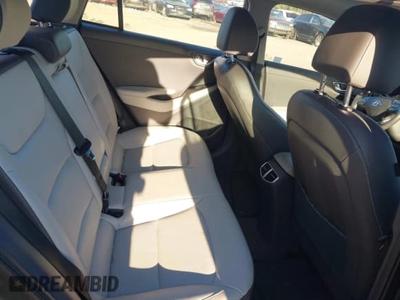 ✅ 2021 Hyundai Ioniq Limited • VIN: KMHC05LC7MU254282 • Lot: 43501749. Wystawiony na IAAI z przebiegiem 99 263 mil. Bezpłatny archiwum sprzedaży aukcyjnych z USA i szczegółowy raport historii pojazdu na DreamBid. Zdjęcie 8.