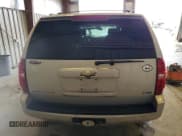 ✅ 2009 Chevrolet Suburban 1LT • VIN: 1GNFK26399R214664 • Lot: 55131185. Wystawiony na Copart z przebiegiem 180 824 mil. Bezpłatny archiwum sprzedaży aukcyjnych z USA i szczegółowy raport historii pojazdu na DreamBid. Zdjęcie 6.