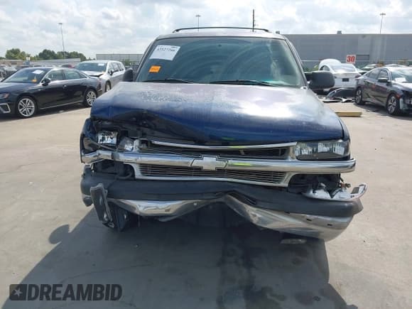 ✅ 2001 Chevrolet Suburban LT • VIN: 3GNEC16T21G126434 • Lot: 43527266. Wystawiony na IAAI z przebiegiem 320 265 mil. Bezpłatny archiwum sprzedaży aukcyjnych z USA i szczegółowy raport historii pojazdu na DreamBid. Zdjęcie 13.