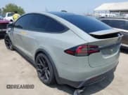 ✅ 2022 Tesla Model X Plaid • VIN: 7SAXCBE60NF351677 • Lot: 42449123. Wystawiony na IAAI z przebiegiem Nie podano. Bezpłatny archiwum sprzedaży aukcyjnych z USA i szczegółowy raport historii pojazdu na DreamBid. Zdjęcie 3.