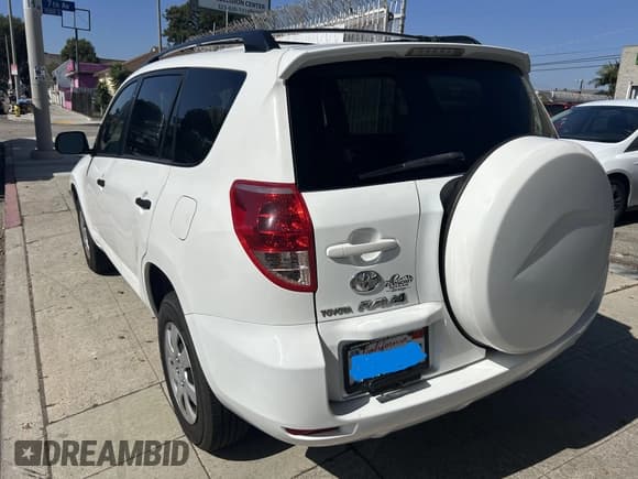 ✅ 2008 Toyota RAV4 • VIN: JTMBD33V685162638 • Lot: 43539885. Wystawiony na IAAI z przebiegiem 175 590 mil. Bezpłatny archiwum sprzedaży aukcyjnych z USA i szczegółowy raport historii pojazdu na DreamBid. Zdjęcie 3.