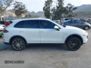 ✅ 2016 Porsche Cayenne S E-Hybrid • VIN: WP1AE2A25GLA58503 • Лот: 41815568. Опубликован ранее на IAAI с пробегом 140 635 миль. Бесплатный доступ к архиву аукционных продаж из США и подробный отчёт об истории автомобиля на DreamBid. Изображение 13.