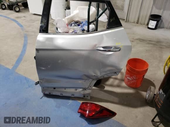 ✅ 2017 Hyundai Santa Fe 2.4L • VIN: 5XYZU3LB3HG492541 • Lot: 50541313. Wystawiony na Copart z przebiegiem 39 856 mil. Bezpłatny archiwum sprzedaży aukcyjnych z USA i szczegółowy raport historii pojazdu na DreamBid. Zdjęcie 13.