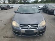 ✅ 2006 Volkswagen Jetta 2.5L • VIN: 3VWRG71K26M690381 • Лот: 85583905. Опубликован ранее на Copart с пробегом 175 865 миль. Бесплатный доступ к архиву аукционных продаж из США и подробный отчёт об истории автомобиля на DreamBid. Изображение 5.
