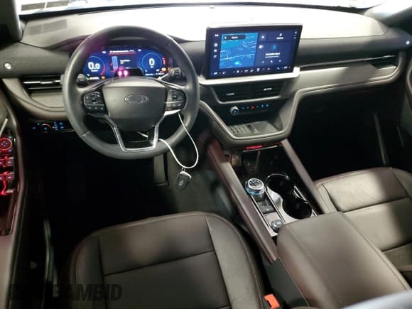 ✅ 2025 Ford Explorer Platinum • VIN: 1FMWK8HC9SGA70846 • Lot: 71782335. Listed on Copart with 7,339 mi. Free auction sales archive from the USA and detailed vehicle history report at DreamBid. Image 8.